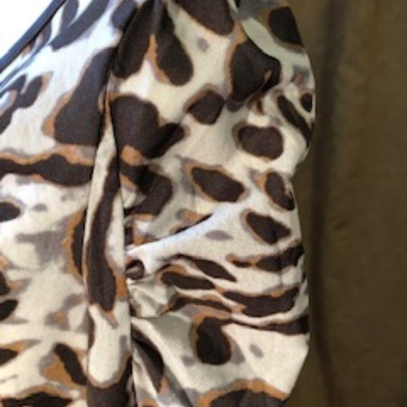 Leopard Print Fitted Top - Picture 8 of 8